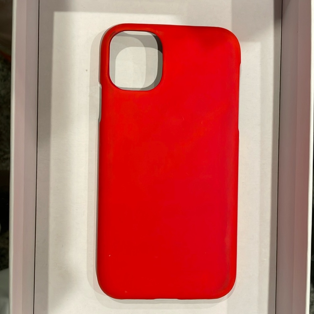Iphone 11 color, changing phone case